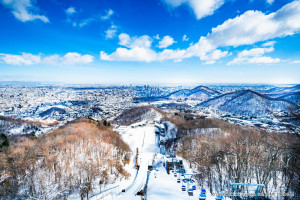 [:ja]大倉山ジャンプ競技場
[:en]Okurayama Ski Jump Stadium 
[:ko]오쿠라 야마 점프 스키장
[:tw]大倉山跳台滑雪競技場
[:zh]大仓山跳台滑雪竞技场